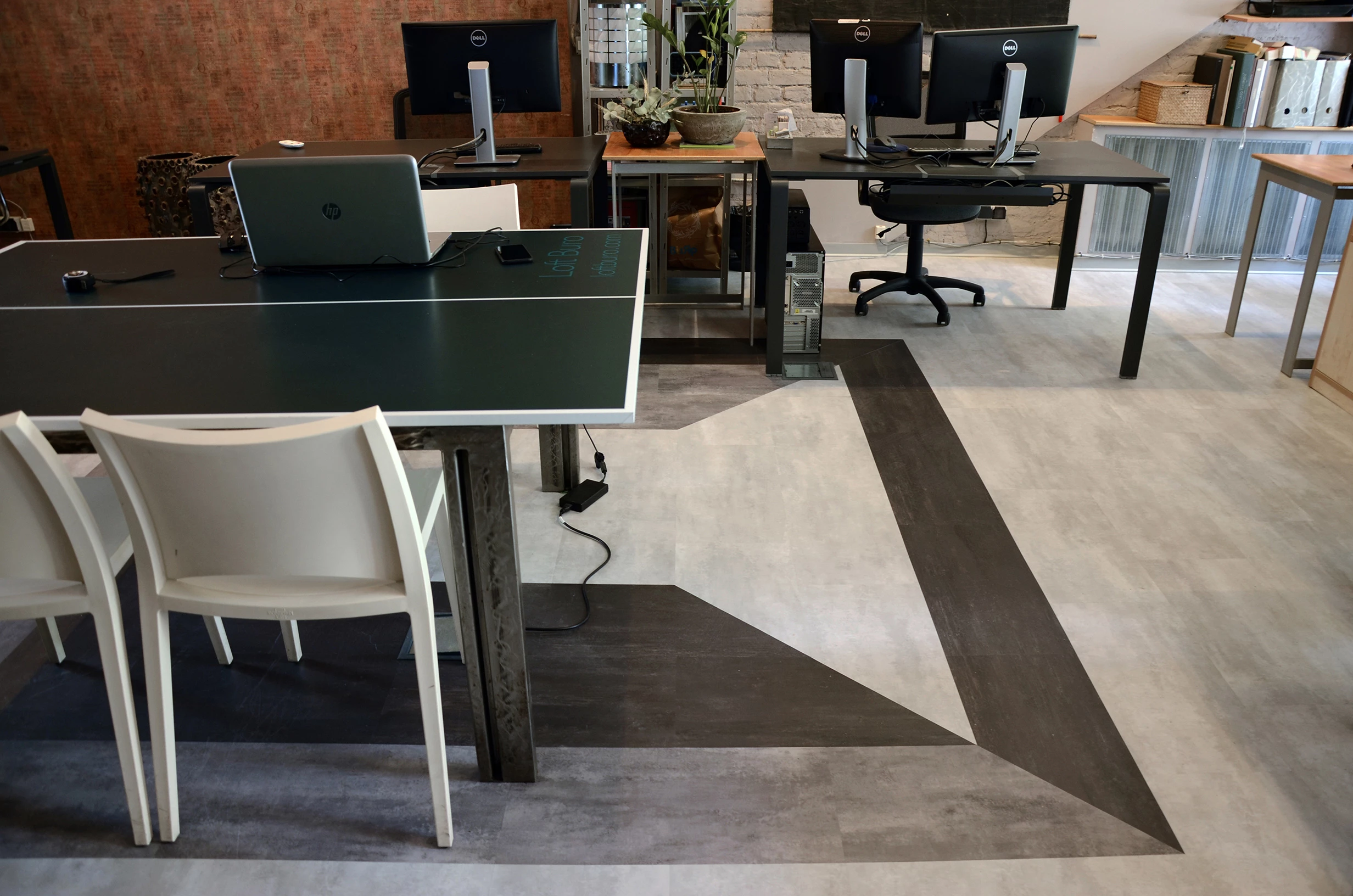 Кварц вініл чи ламінат: що закладати у проєкт сучасного інтер'єру